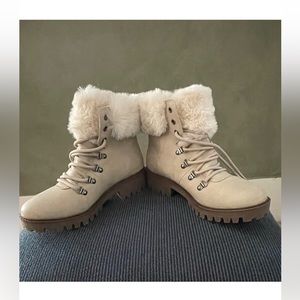 Union Bay Faux- Fur Lined Ankle Booties.  Size 8M
NEW WITHOUT BOX!